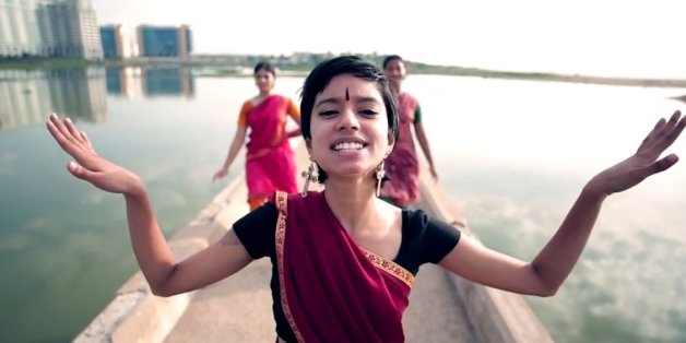 VIDÉO. Cette Indienne rappe contre Unilever et la pollution