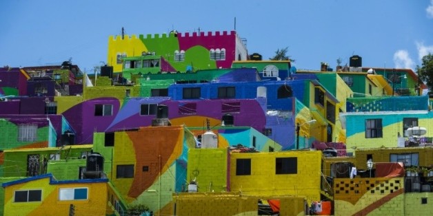 Le quartier de Palmitas à Pachuca, près de Mexico, a été repeint par un collectif d'artistes, le 6 août 2015