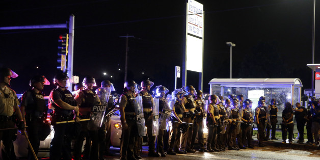 In Ferguson fielen bei einer Gedenkfeier an Michael Brown erneut Schüsse