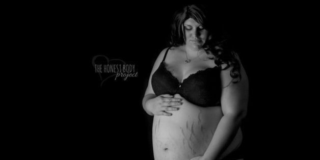 Ces 7 femmes enceintes partagent les joies et les peines de la grossesse le temps d'une séance photos