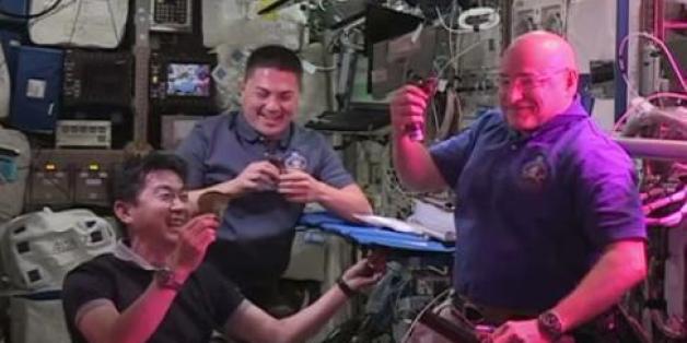 ISS-Astronauten verkosten zum ersten Mal Weltraumsalat