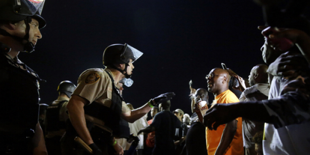 Ferguson: un policier se vante de sa "prime Michael Brown"