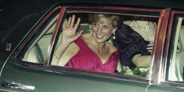 Her Royal Highness, Princess Diana of Wales leaves a benefit dinner for the Grandmaâs House, a home for children with AIDS in Washington, Oct. 5, 1990. (AP Photo/Doug Mills)