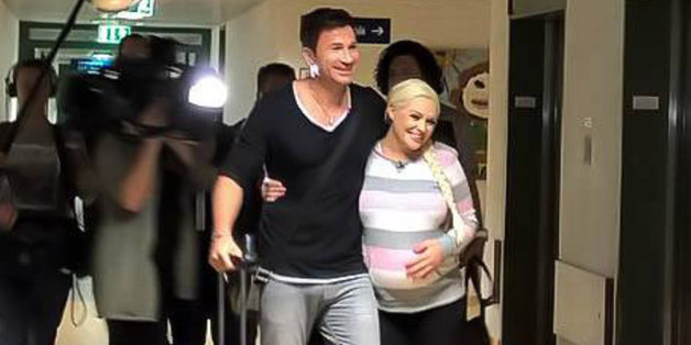 Daniela Katzenberger und Lucas Cordalis bei ihrer Ankunft in der Klinik