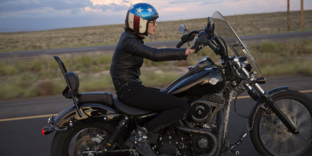Pourquoi les femmes devraient se mettre à la moto