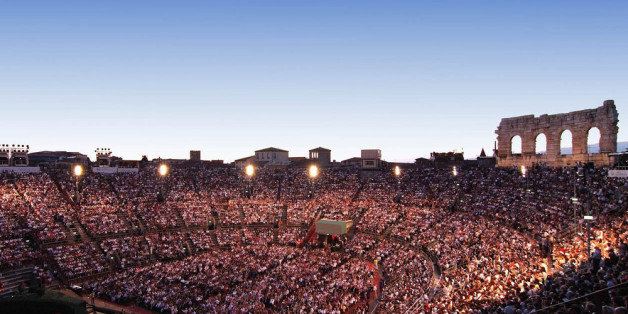 Einmalige Atmosphäre beim Opernabend in der Arena di Verona
