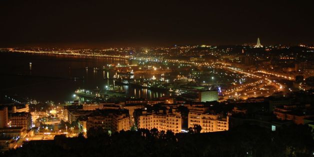Les nuits d'Alger troublées par les pétards, fumigènes, feux d'artifices et trompettes