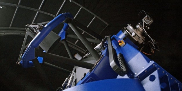 Deux télescopes d'un mètre de diamètre, pilotés par ordinateur et munis d'un spectrographe à l'observatoire du mont Entoto, dans la banlieue d'Addis Abeba, le 24 juillet 2015