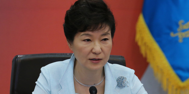 박근혜 대통령이 1일 청와대에서 열린 국무회의에서 모두발언하고 있다.