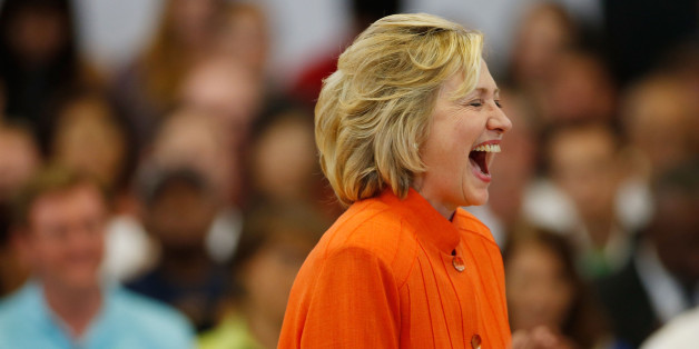 Clintons E-Mail-Affäre: "Muss ich das iPad aufladen?"