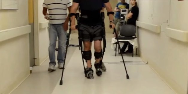 Paralysé, cet homme "remarche" pour la première fois