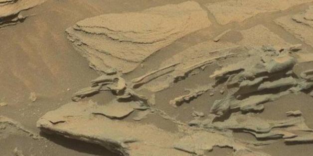 NASA image showing the "floating spoon" on Mars.