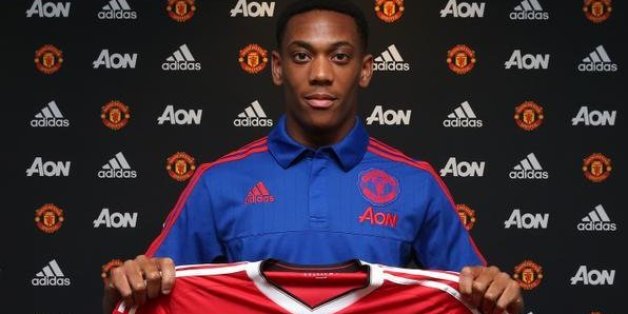 L'entraîneur de Martial trouve "ridicule" le montant de son transfert