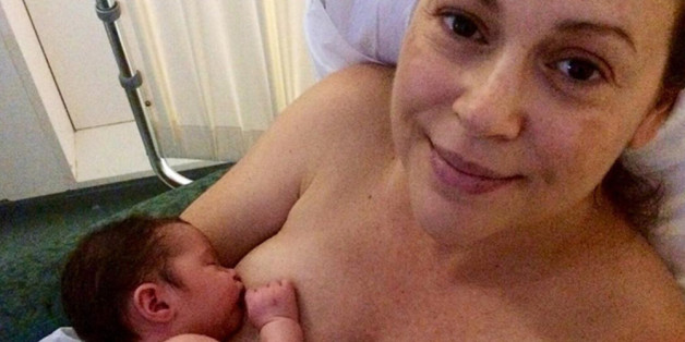 Alyssa Milano und ihre kleine Elizabella kurz nach deren Geburt vor einem Jahr