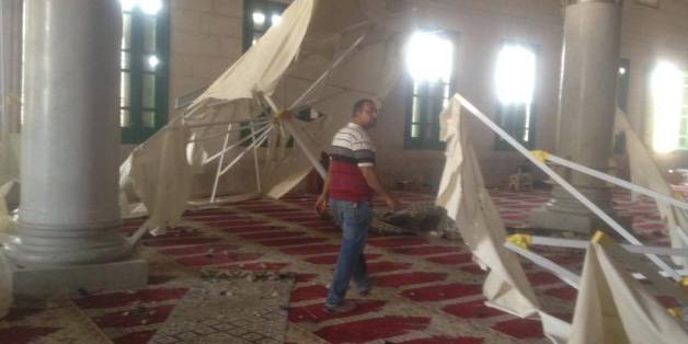 L'intérieur de la mosquée après l'intervention des forces israéliennes