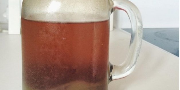 Ein Rezept verbindet natürliche Heilmittel zu einer starken Tinktur.