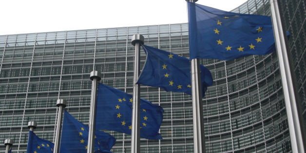 <a href="http://seber.tumblr.com/post/587313098/european-commission-by-tiseb-seen-here" rel="nofollow">seber's tumblr</a><a href="http://commons.wikimedia.org/wiki/File:European_Commission_flags.jpg" rel="nofollow">commons.wikimedia.org/wiki/File:European_Commission_flags...</a>