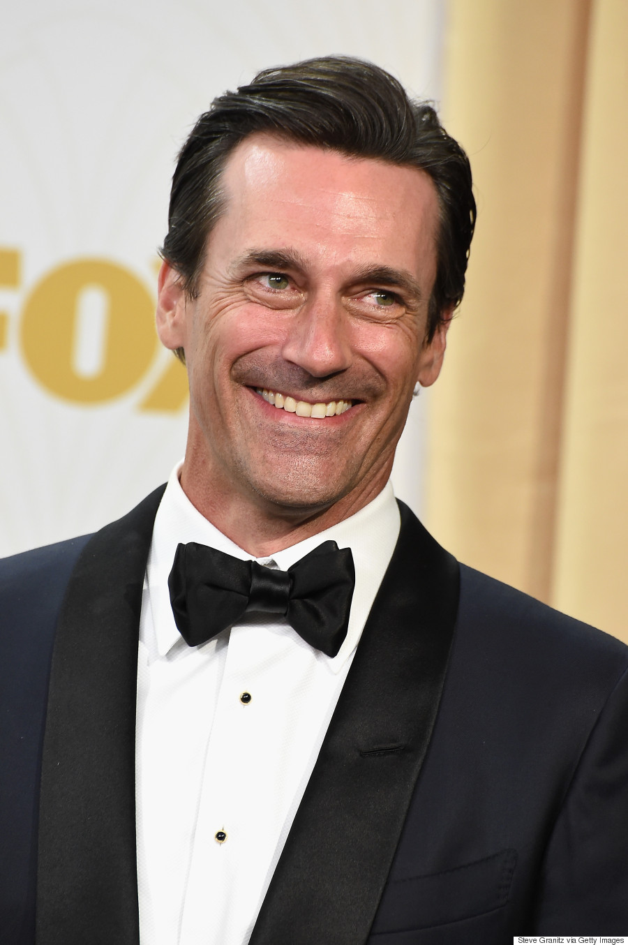 Jon Hamm Goes Dapper At The 2015 Emmys (PHOTOS) | HuffPost Canada