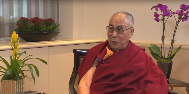 Le dalaï-lama souhaite que la femme qui lui succède soit "très séduisante"