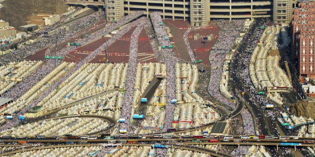 Les pélerins accomplissant le rituel des "Jamarat"