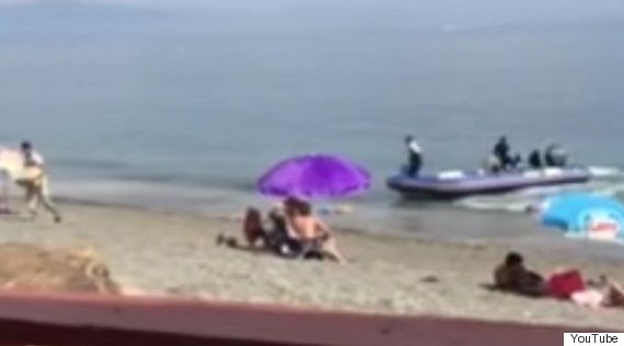 Costa Del Sol: Brazen Drug Traffickers Unpack £6m Haul Of Cannabis In Front Of Sunbathing Tourists