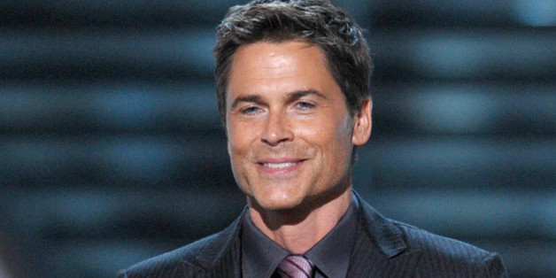 Rob Lowe macht auch mit 51 Jahren noch eine sehr gute Figur auf der Bühne