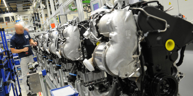 Ein Dieselmotor wird im Werk in Salzgitter gebaut