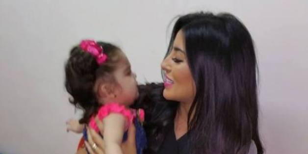 Fati Jamali prend en charge une petite syrienne