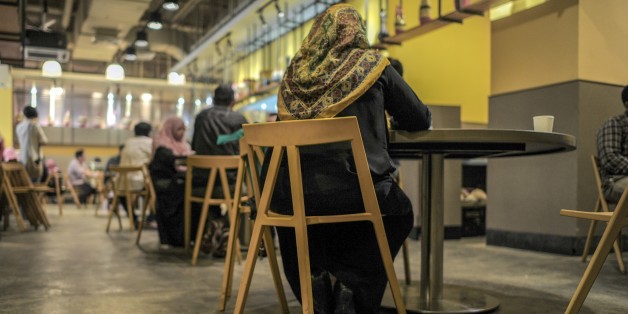 TO GO WITH Lifestyle-Malaysia-religion-Islam-dating,FEATURE by Satish Cheney
This picture taken on October 3, 2015, shows participants taking part in an Islamic speed dating event in Kuala Lumpur. Organisers said more than 2,000 people had applied to take part in an Islamic speed-dating session this past weekend, the second staged so far by 'Halal Speed Dating', which uses the term denoting practises that comply with Islamic rules. AFP PHOTO / MOHD RASFAN (Photo credit should read MOHD RASFAN/AFP/Getty Images)