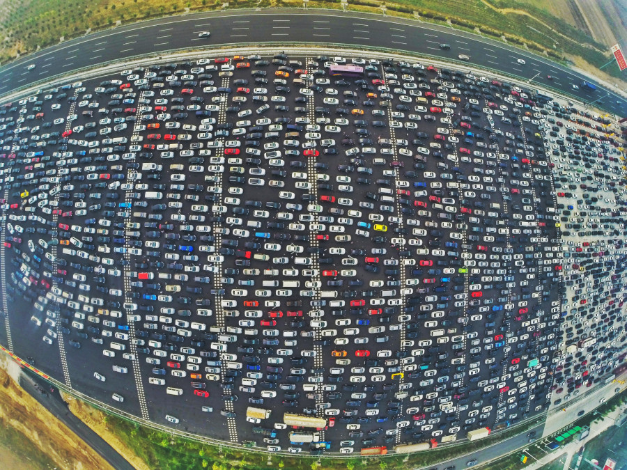 China S Epic Traffic Jam Looks Like Carmageddon On The Beijing Hong Kong Macau Expressway