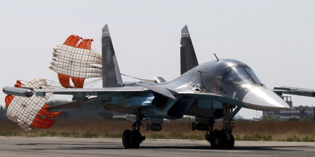 Ein russisches Kampfflugzeug landet in Syrien