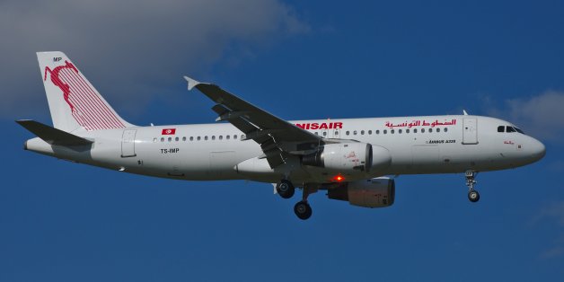 Tunisair Airbus A320-211 TS-IMP (MSN 1700) on final approach to runway 14 at Zürich Airport (ZRH).
Aircraft is nicknamed La Galite / Ø¬Ø§ÙØ·Ø©
Nikon D600 + AF-S VR Zoom-Nikkor 70-300mm f/4.5-5.6G IF-ED
Processing: darktable 1.6.6