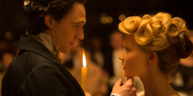 Die Schöne und das Biest? Sir Thomas Sharpe (Tom Hiddleston) scheint ein dunkles Geheimnis zu haben
