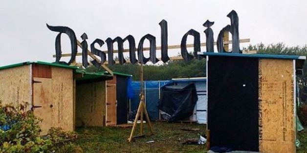 PHOTOS. Le Dismaland de Banksy est bien arrivé dans la "jungle" de Calais