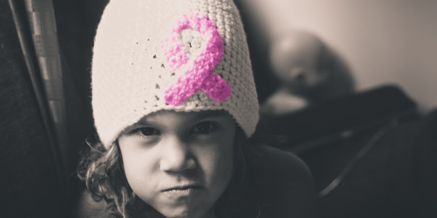 Je devais en mettre une autre, ma fille aime beaucoup se faire prendre en photo et c'était son interprétation du combat contre le cancer.I had to put another picture, my daughter loves to have her picture taken and it was her interpretation of a fight against cancer.