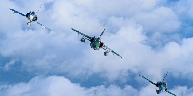 MÃdia Flight durante a Cruze 2013. Aeronaves da Força Aérea Brasileira - Mirage 2000C, A-1M e F-5EM.
