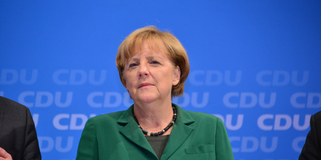 Chancellor Angela Merkel presents her vision for Germany if reelected on Sunday. Fischmarkt at Altona, Hamburg on Wednesday 18 September.
More Photos At:
<a href="http://www.glynlowe.com/angela_merkel" rel="nofollow">www.glynlowe.com/Angela_Merkel</a>