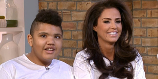 Katie Price steht zu ihrem Sohn und nimmt ihn in Schutz
