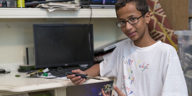 IRVING, TX - SEPTEMBER 17: Ahmed Mohamed, a Texas Muslim teen arrested after taking his homemade clock to school, explains his clock at his house in Irving, Texas on September 17, 2015. A Texas Muslim teen arrested after taking his homemade clock to school, on Wednesday accepted an invitation by President Barack Obama to show off his invention at the White House. (Photo by Bilgin S. Sasmaz/Anadolu Agency/Getty Images)