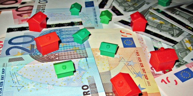 This image portrays buying a property in Europe.
Like much of our work, we have put all these images in the public domain. Feel free to use them but please credit out site as the source if you do: <a href="http://TaxRebate.org.uk" rel="nofollow">TaxRebate.org.uk</a>