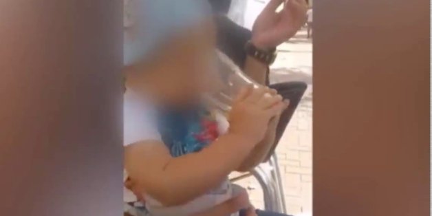Ein kleiner, unschuldiger Junge soll saufen und rauchen.