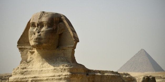 En Egypte, de nouvelles analyses pour percer les "secrets" des pyramides 19:23 - 25/10/15 © AFP L'Egypte dévoile un ambitieux projet qui a pour but de percer les "secrets" des pyramides, cherchant notamment à découvrir des chambres dérobées