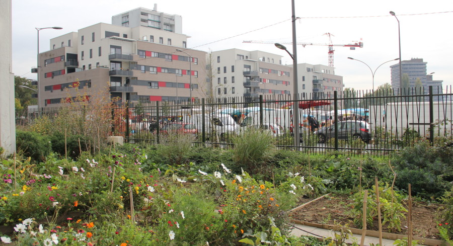 Dix ans après les émeutes des banlieues, visite des lieux qui font