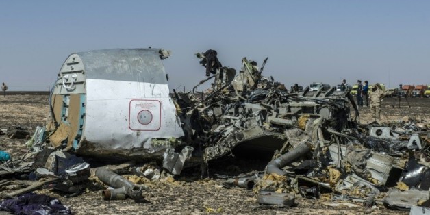 Des débris de l'A321 le 1er novembre 2015 dans la zone de Wadi al-Zolomat dans le Sinaï