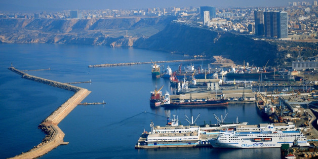 Une vue du port d'Oran