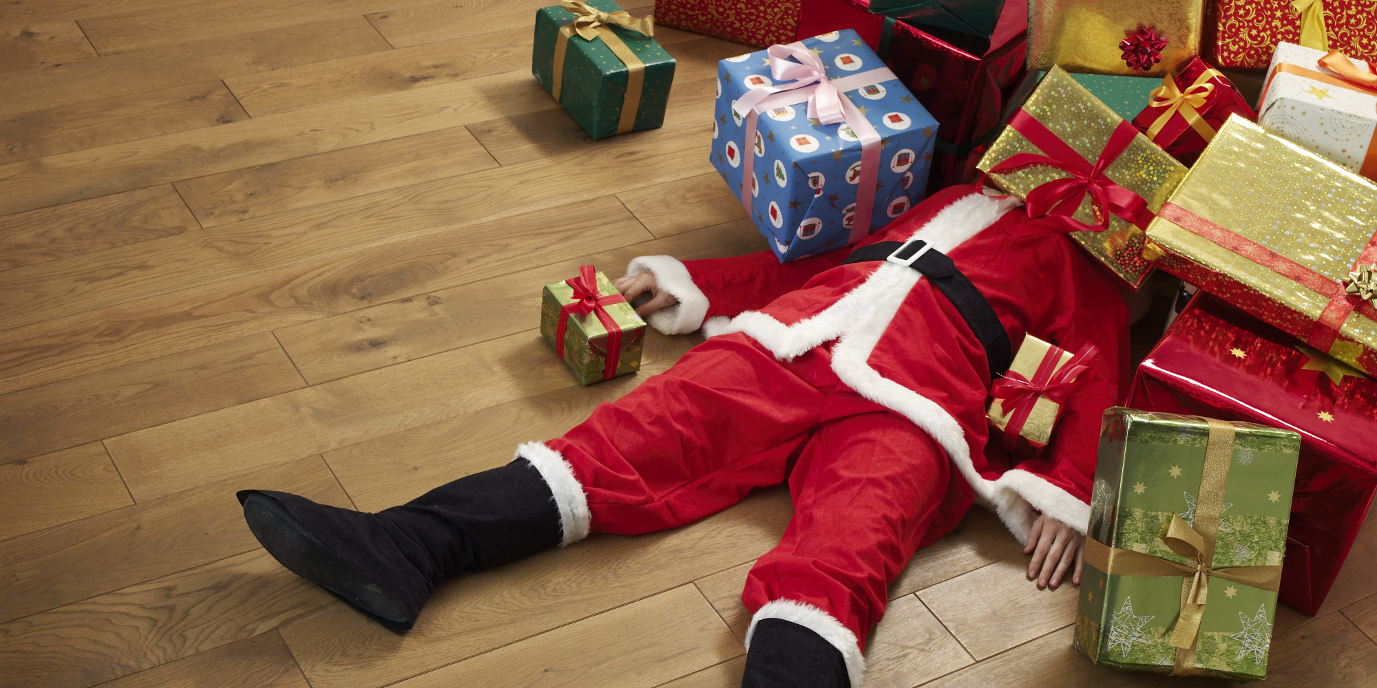 9 Tragic Reasons Why Santa Claus Needs Therapy HuffPost