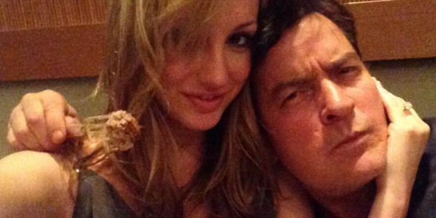 Charlie Sheen mit seiner Ex-Verlobten Brett Rossi