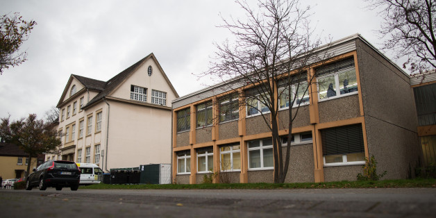 Nach den Terroranschlägen von Paris hat die Polizei in dieser Flüchtlingsunterkunft in Arnsberg einen 39-jährigen Algerier festgenommen.