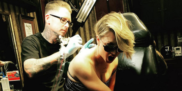 Kaley Cuoco überdeckt ihr Ehe-Tattoo
