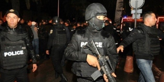Tunisie: l'état d'urgence réinstauré après un attentat contre la sécurité présidentielle